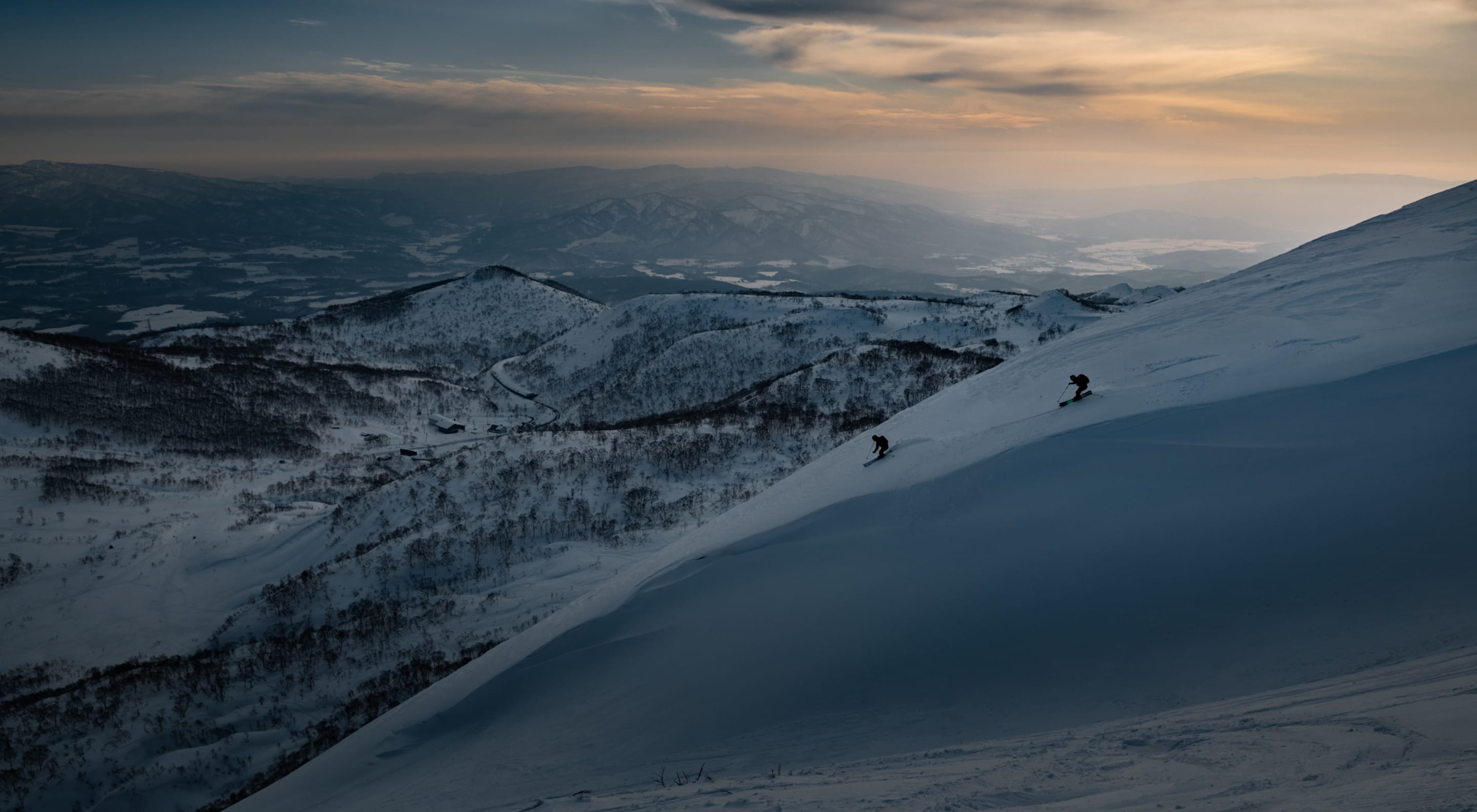 https://storage.googleapis.com/oneworld-prod/assets/blackroll-uebungen-wintersport-skifahren-snowboarden-langlaufen.jpg?v=1641483887