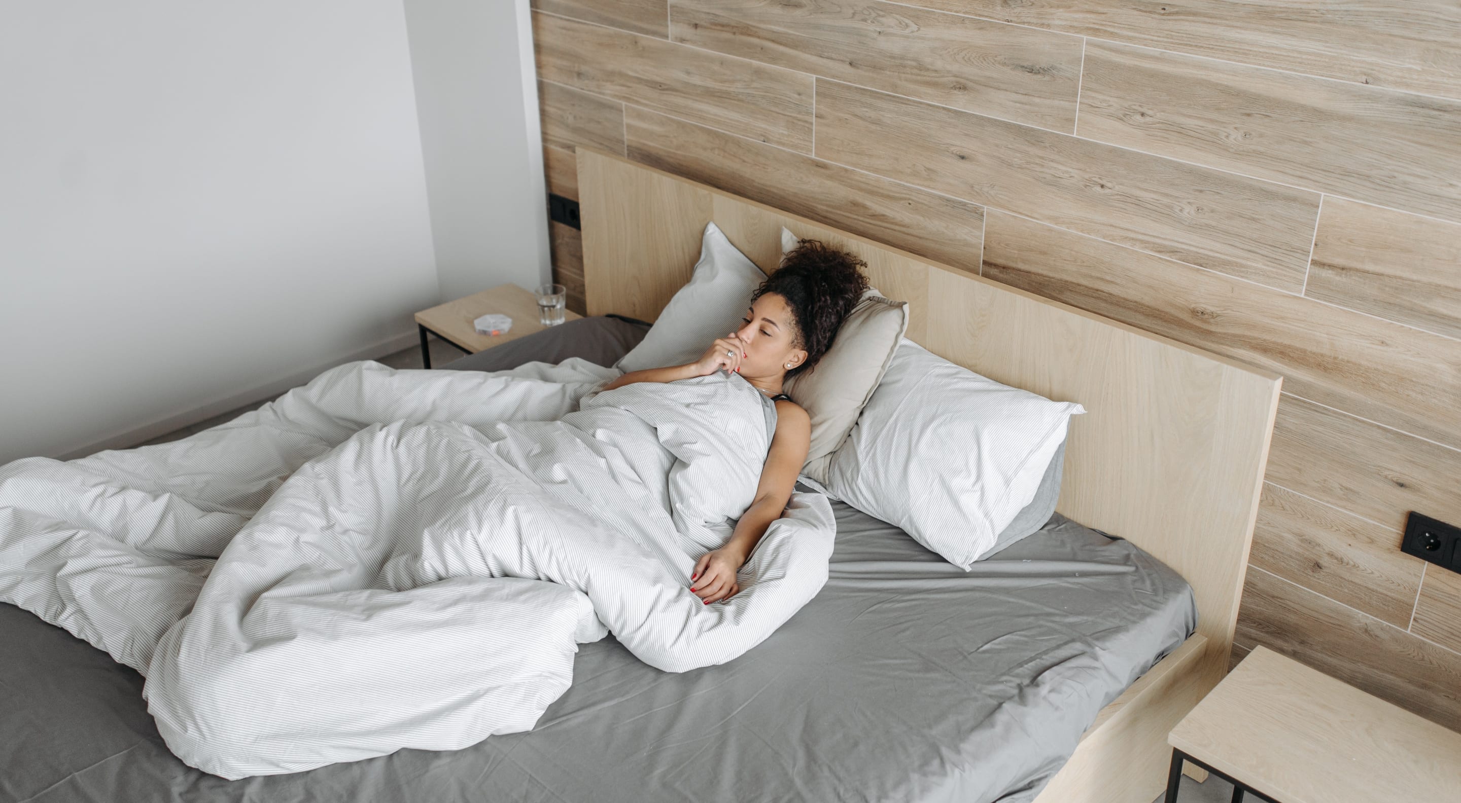 https://storage.googleapis.com/oneworld-prod/assets/niedrige-luftfeuchtigkeit-im-schlafzimmer_2023-05-12-112921_nrtu.jpeg?v=1683890961