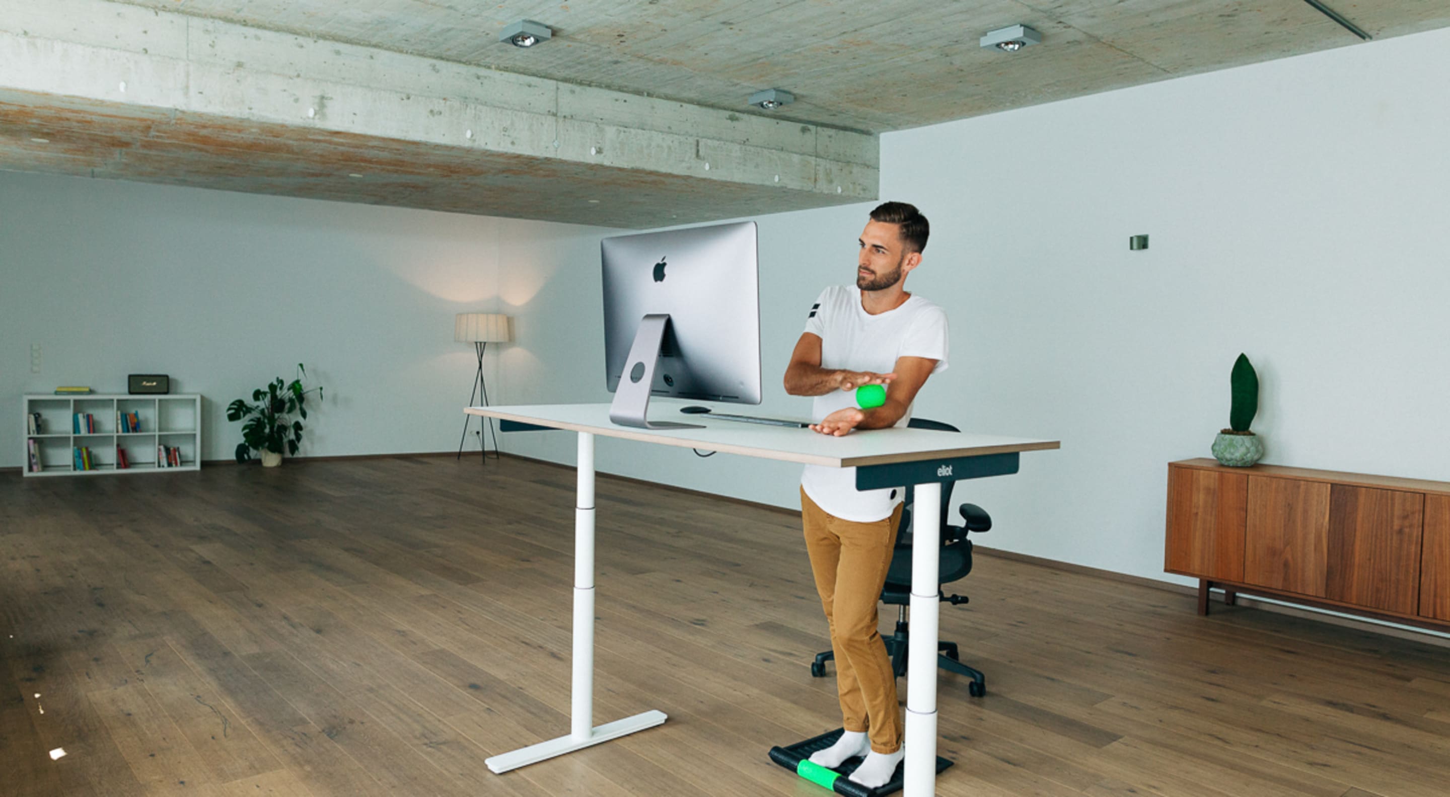 https://storage.googleapis.com/oneworld-prod/assets/uebungen-fuer-mehr-motivation-am-arbeitsplatz.jpg?v=1616765297