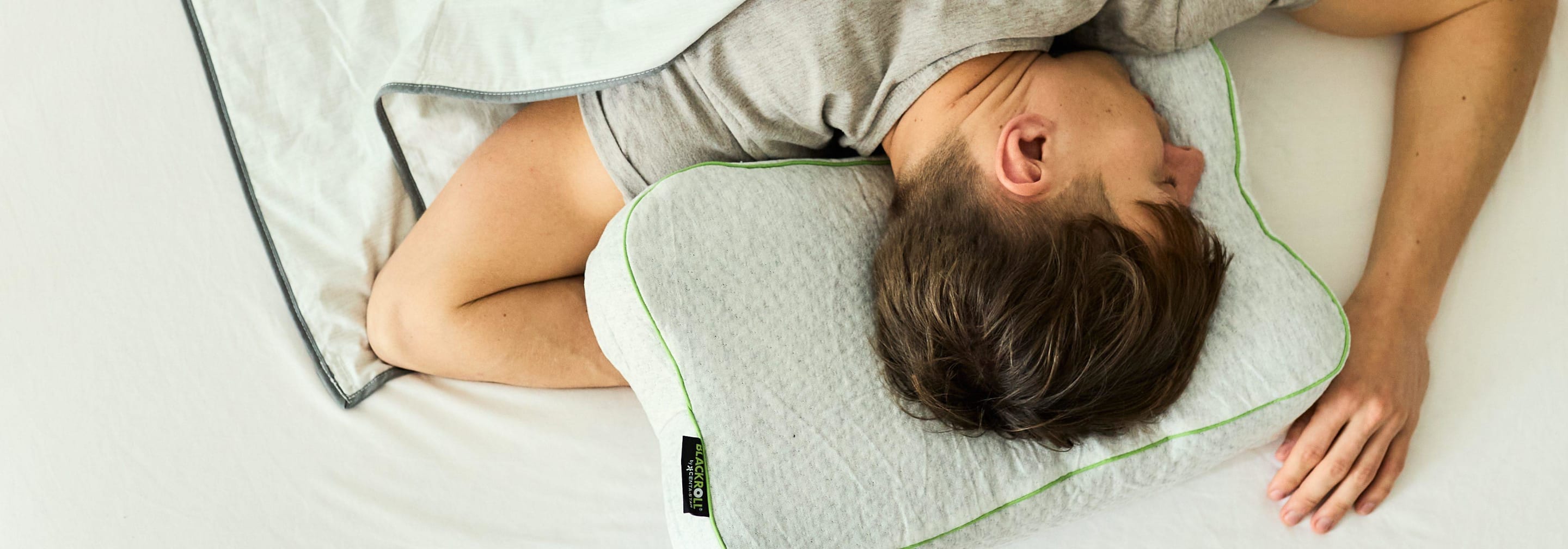 https://storage.googleapis.com/oneworld-prod/assets/IsabelWinckler_Blackroll_Sleep_2022_0218_highres.jpg?v=1667398081