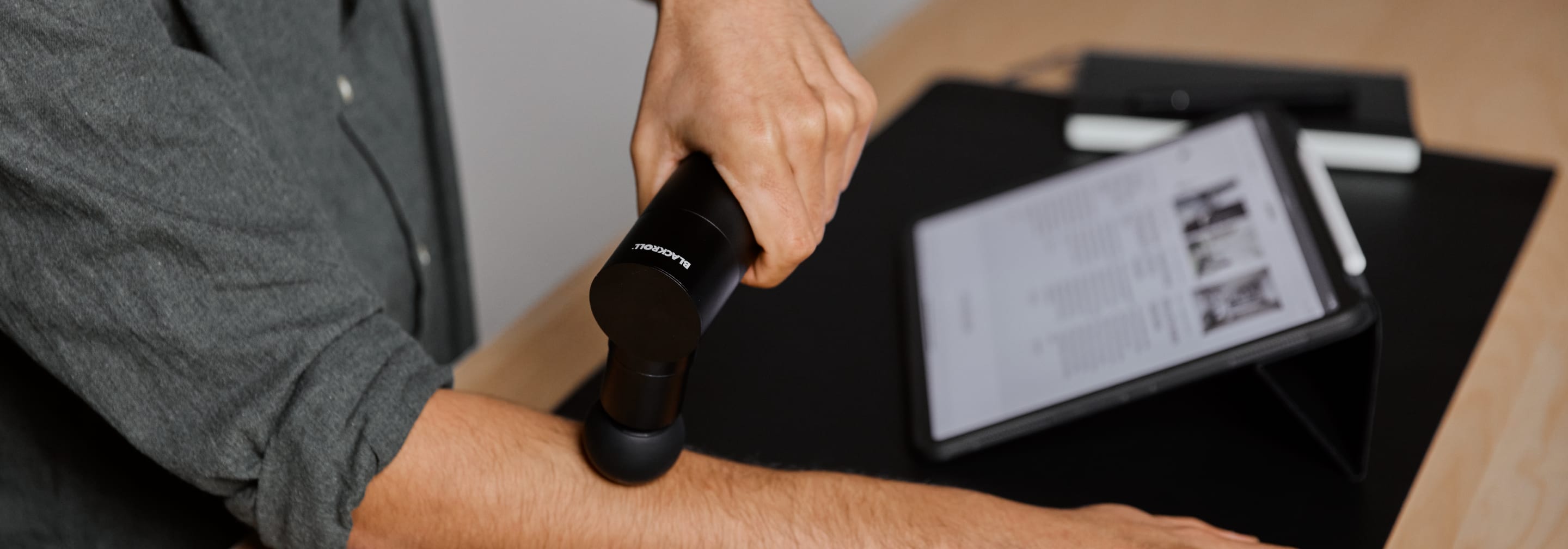 https://storage.googleapis.com/oneworld-prod/assets/Wissenschaft-MAssagepistole.jpg?v=1667572933
