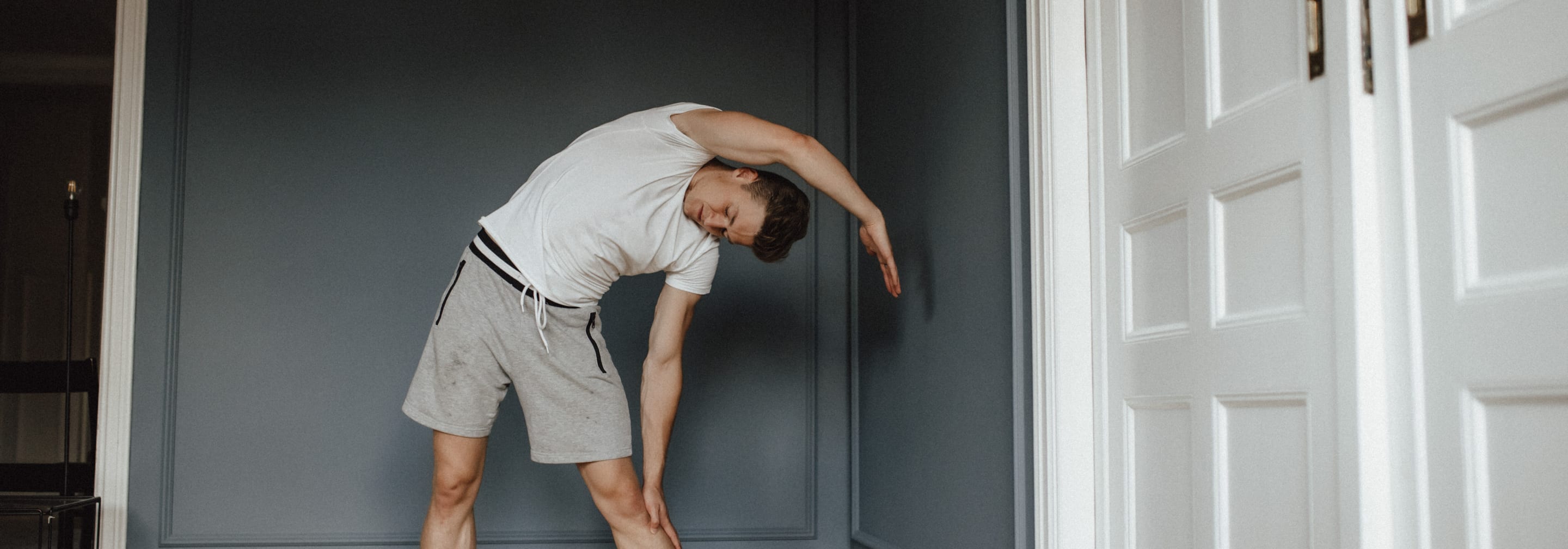 https://storage.googleapis.com/oneworld-prod/assets/fascial-stretching.jpg?v=1628192893