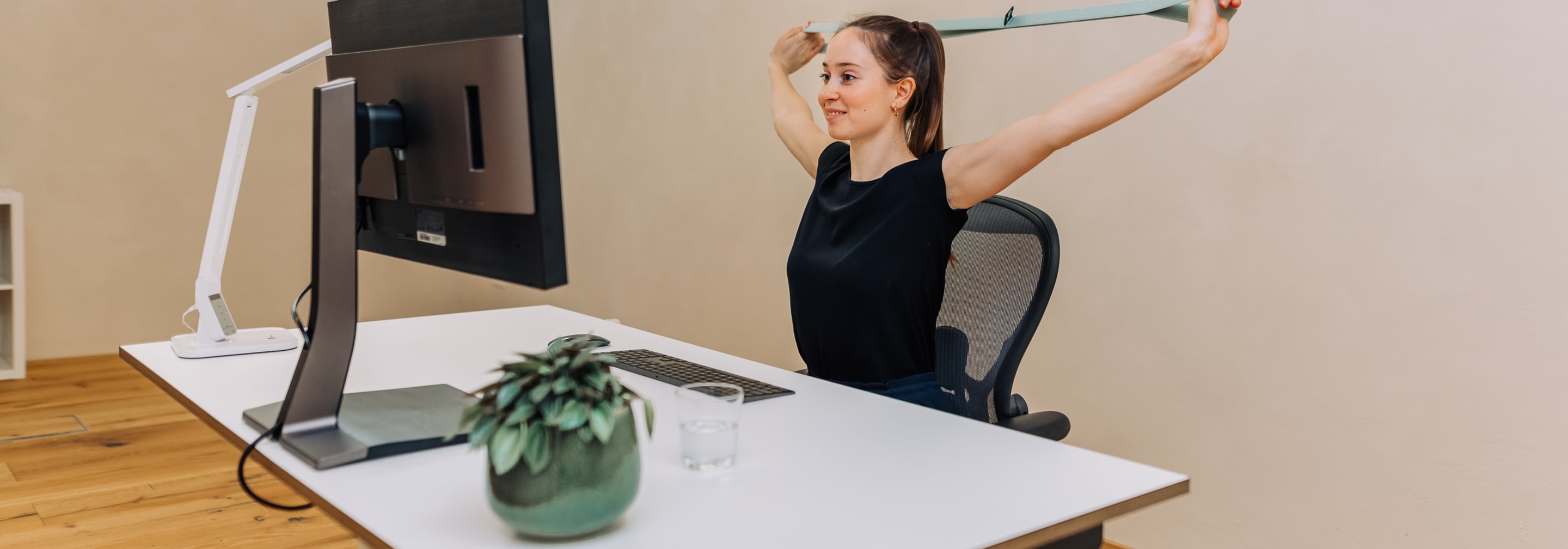 https://storage.googleapis.com/oneworld-prod/assets/office-bewegungspause.jpg?v=1626437545