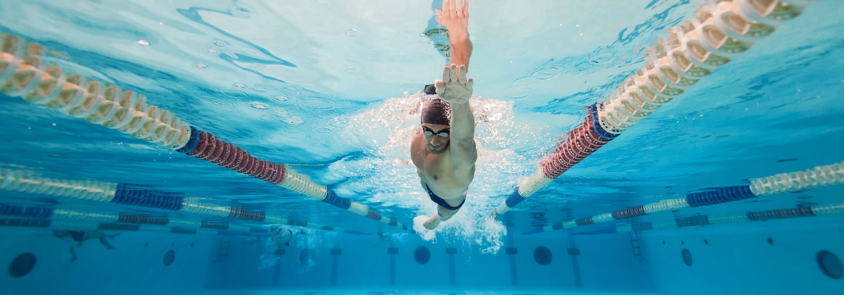 https://storage.googleapis.com/oneworld-prod/assets/schienbeinkantensyndrom-ausgleichsportart-schwimmen.jpeg?v=1699954521
