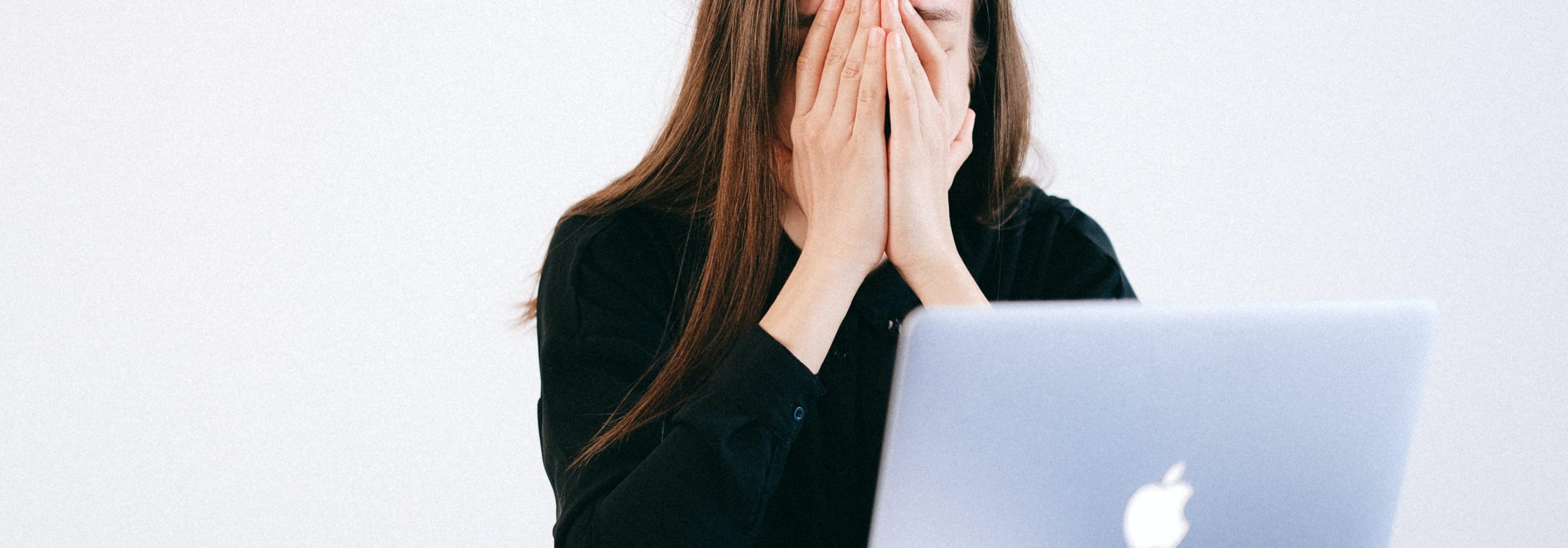 https://storage.googleapis.com/oneworld-prod/assets/stressfaktoren-was-loest-stress-aus_2023-05-25-090833_salc.jpeg?v=1685005713