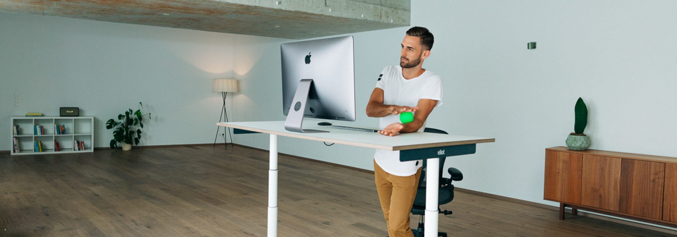 https://storage.googleapis.com/oneworld-prod/assets/uebungen-fuer-mehr-motivation-am-arbeitsplatz.jpg?v=1616765297