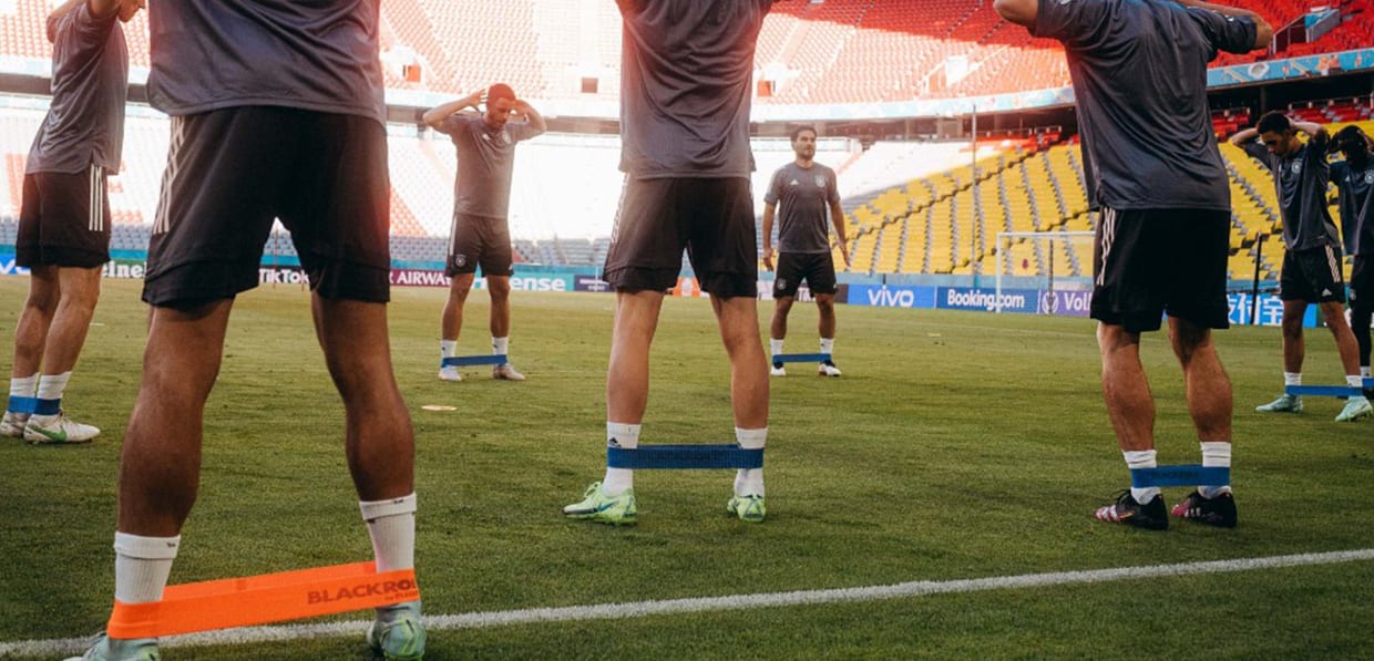 Aufwaermuebungen im fussball