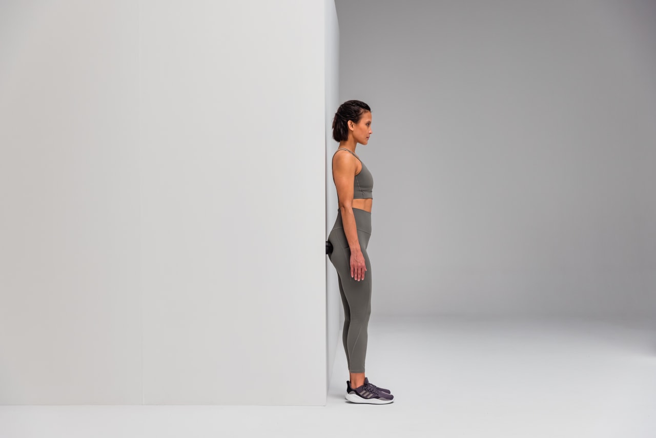 Buttocks trigger point massage mobility blackroll trigger set web 1 2 Y2 A0254