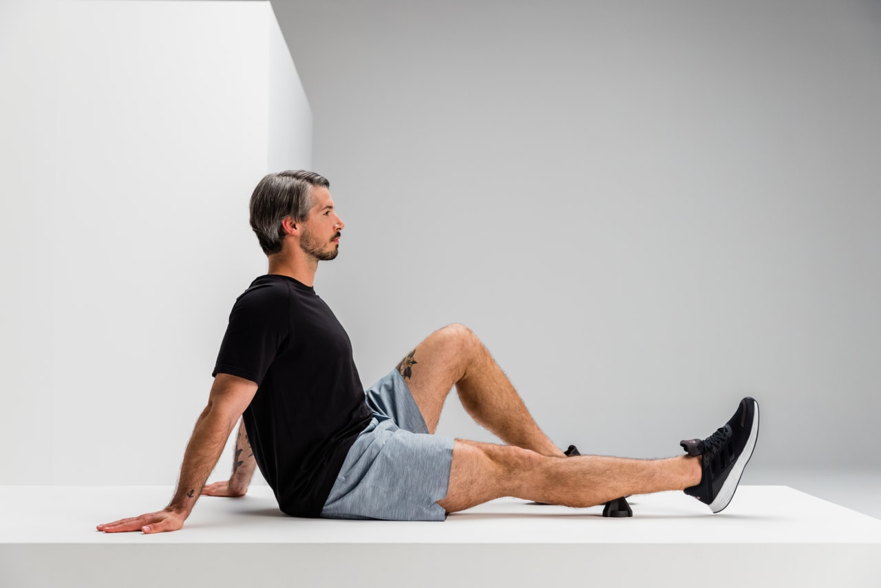 Calf trigger point massage mobility blackroll trigger set web 1 2 Y2 A7029