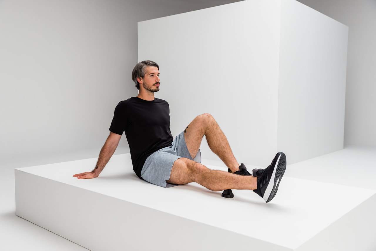 Calf trigger point massage mobility blackroll trigger set web 3 2 Y2 A7034