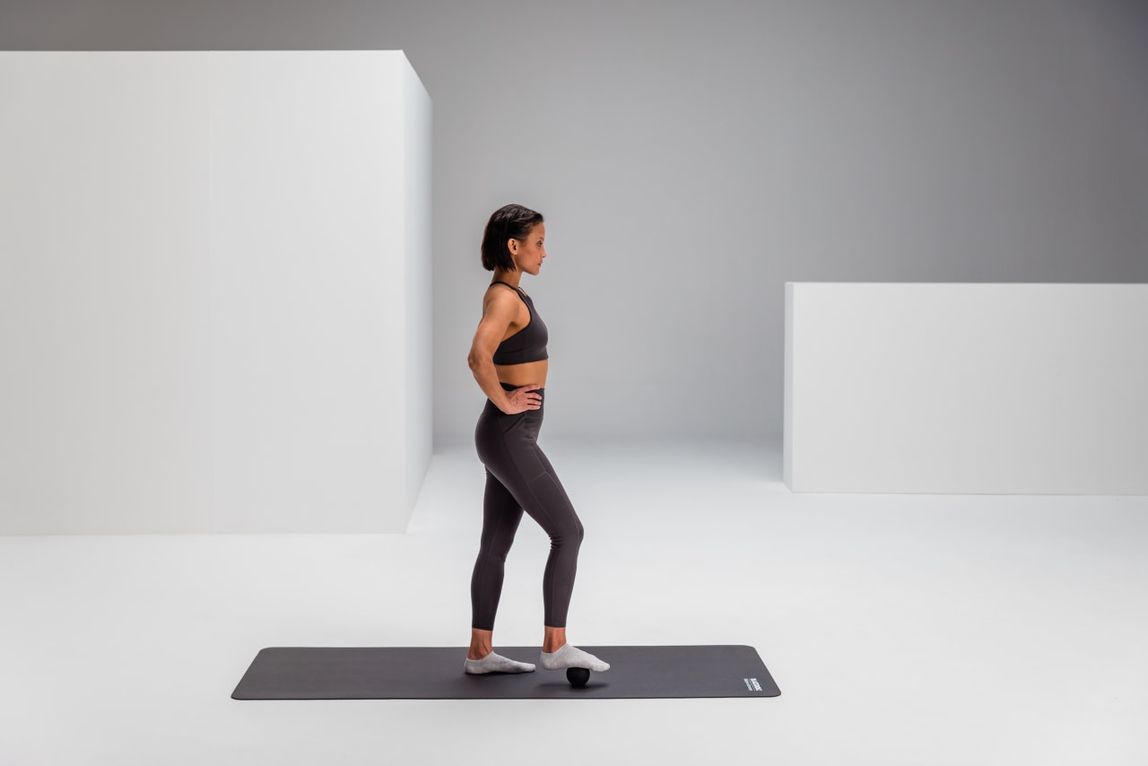 Foot massage recovery blackroll ball 08 web 5 2 Y2 A9319 1