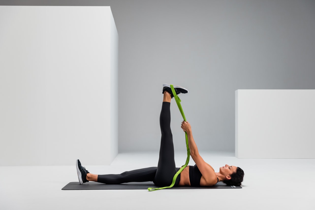 Hamstring stretch mobility blackroll multi band web 2 Y2 A2373