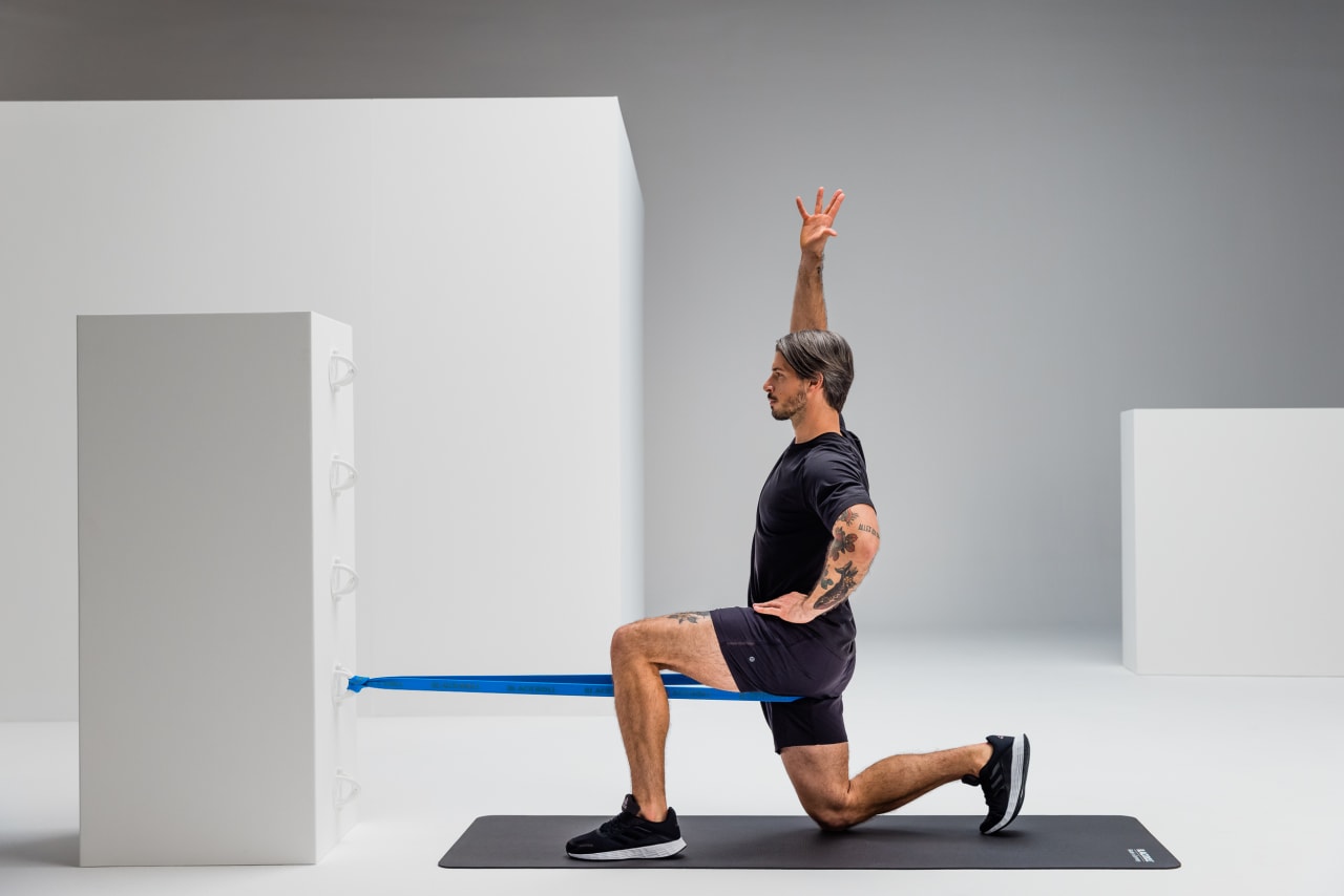 Lateral hip flexor stretch mobility blackroll super band web 1 2 Y2 A6401 1