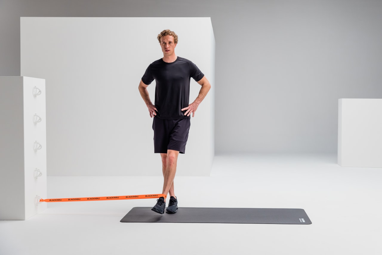 Leg abduction strengthening blackroll super band web 2 Y2 A7628