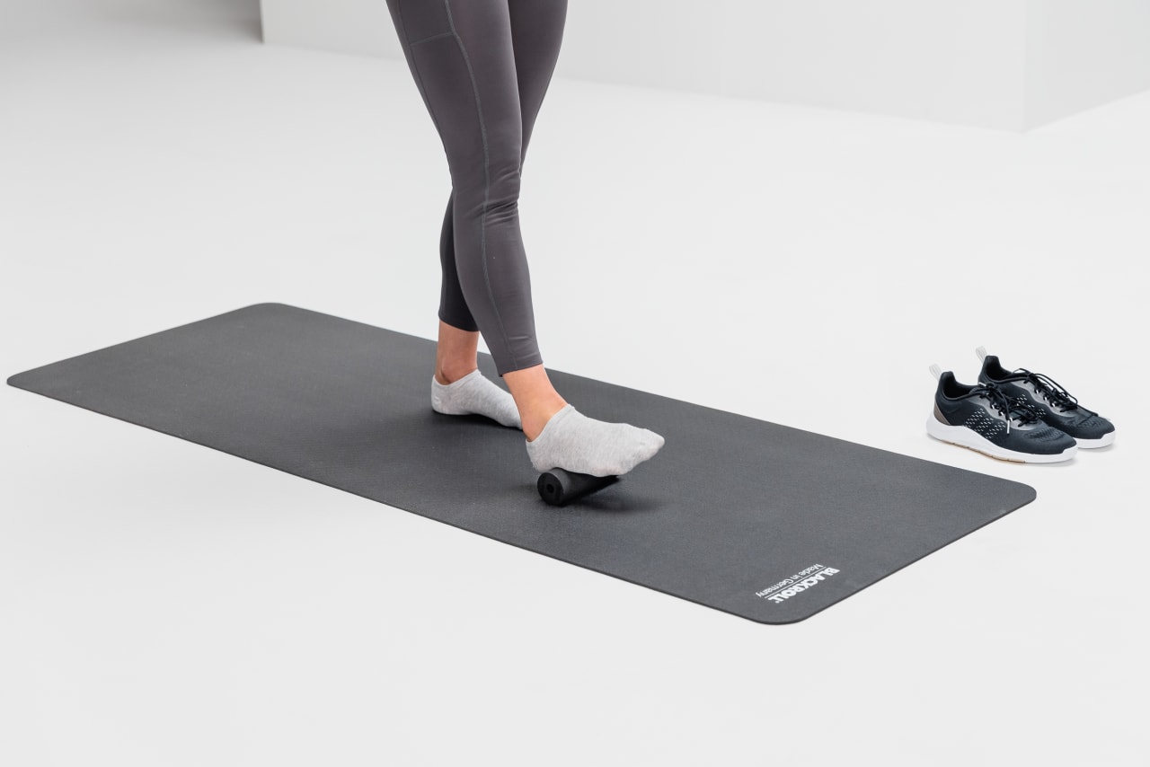 Plantar fascia massage recovery blackroll mini web 2 2 Y2 A6925