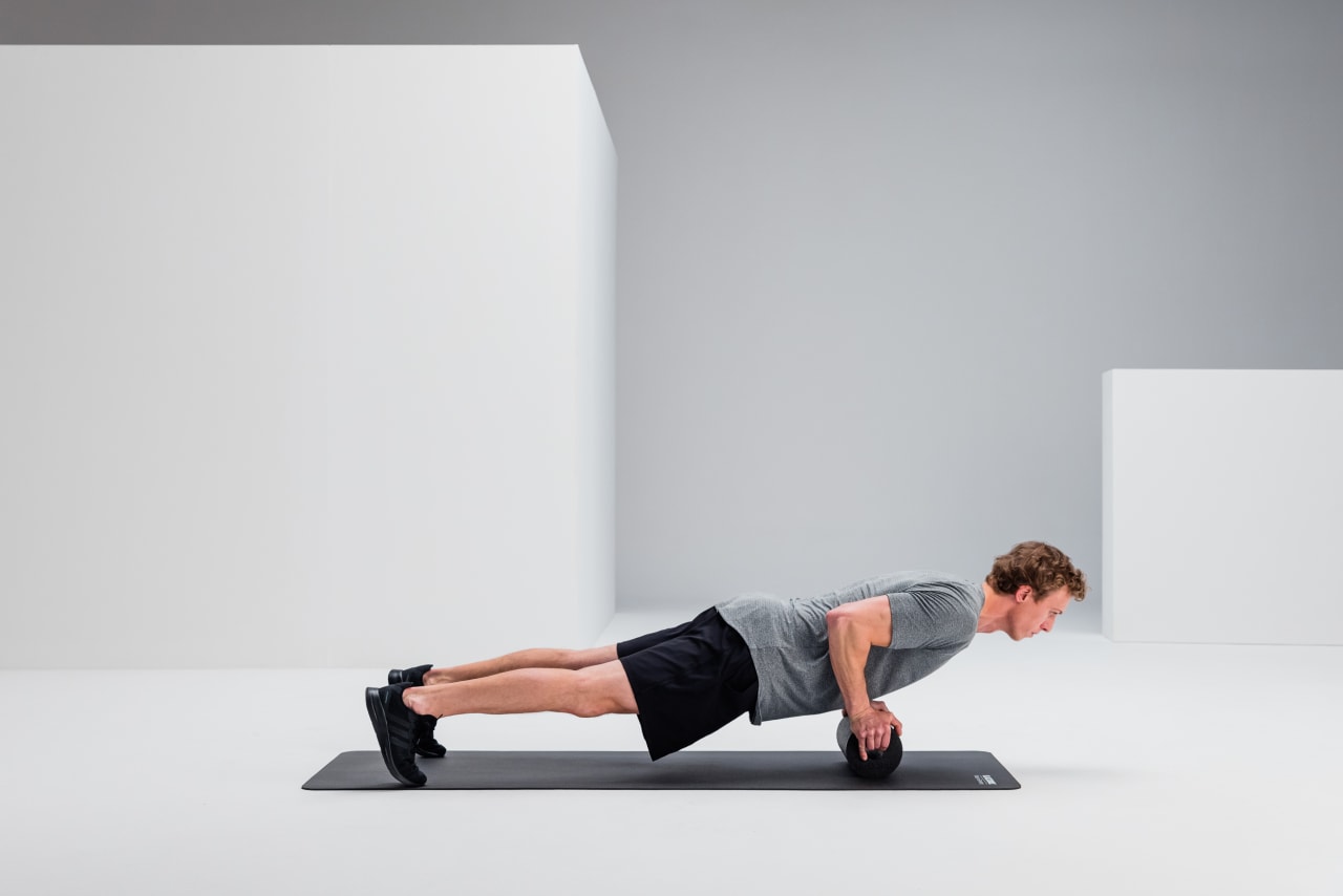 Push ups strengthening blackroll standard