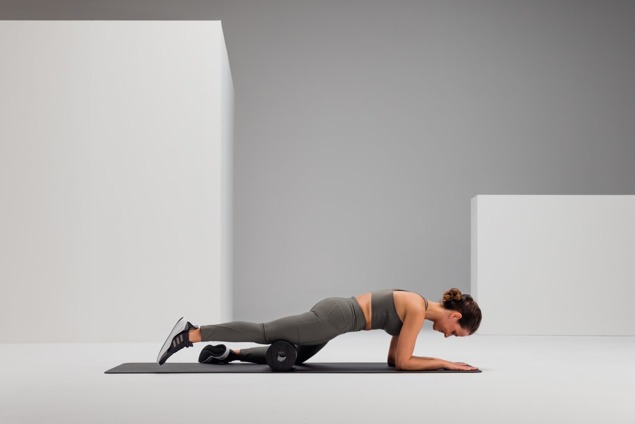 Quads massage recovery blackroll standard 1 web 3 2 Y2 A5049