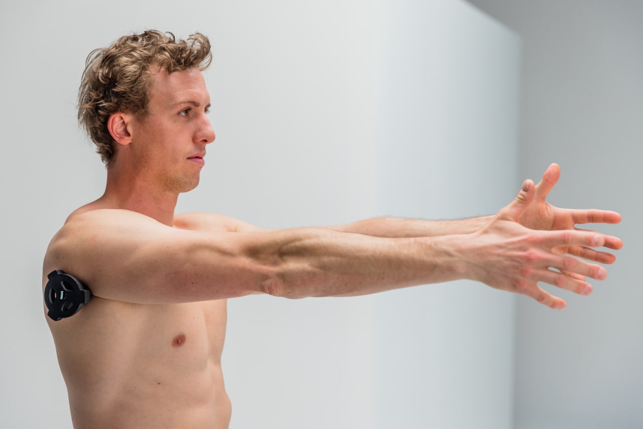 Shoulder trigger point massage mobility blackroll trigger set web 4 2 Y2 A1023