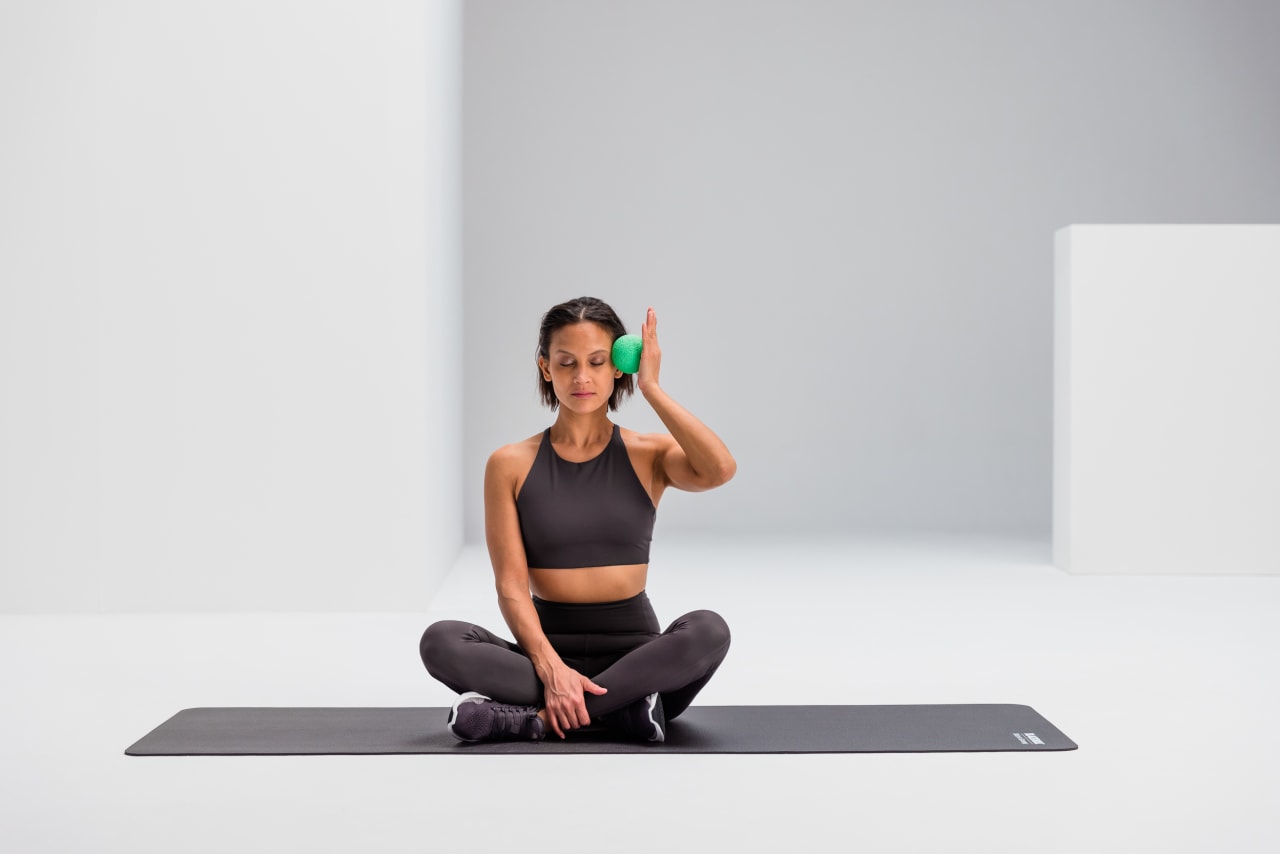 Temple massage recovery blackroll ball 08 web 1 2 Y2 A9142