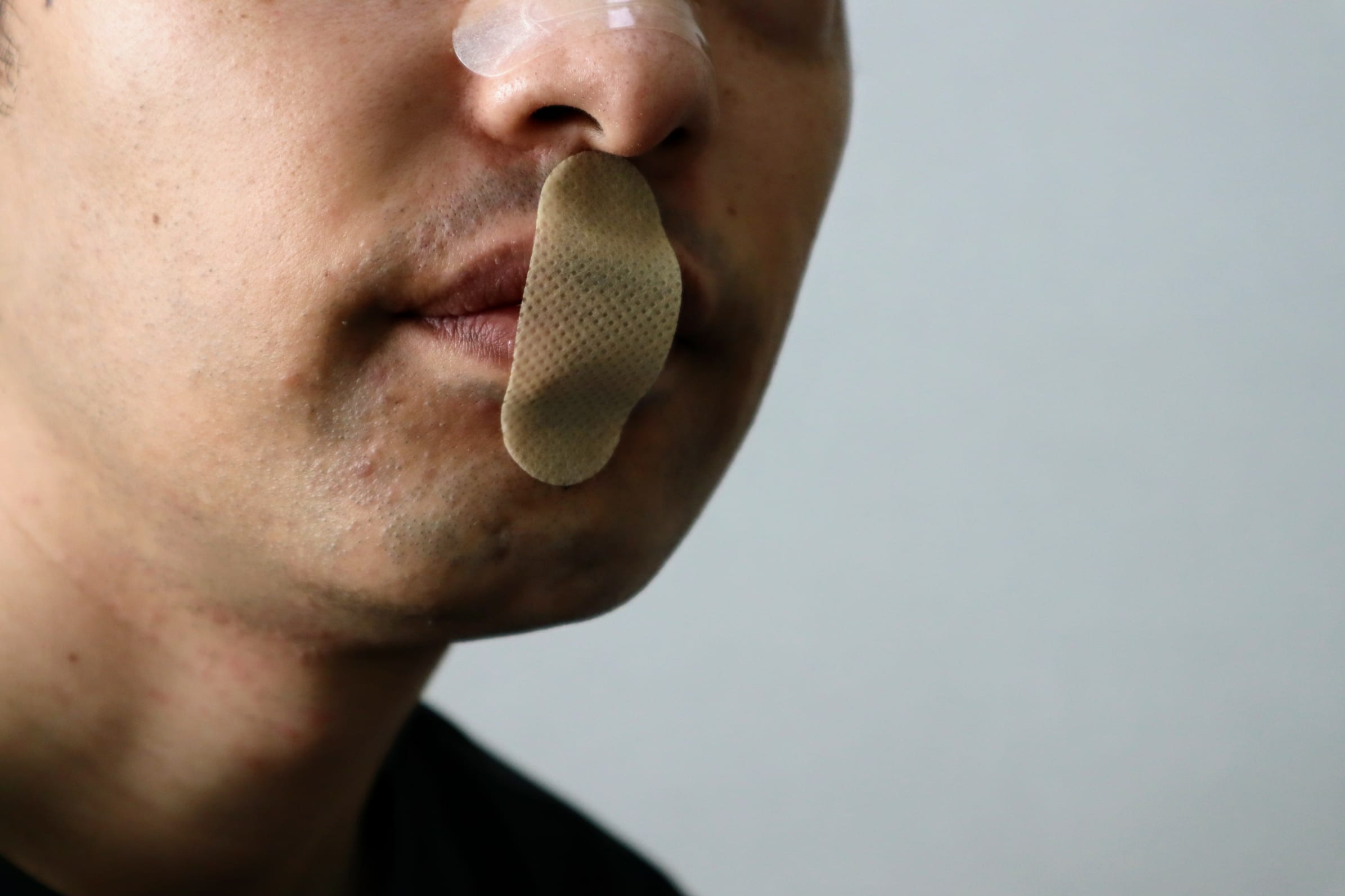 Mouth taping header