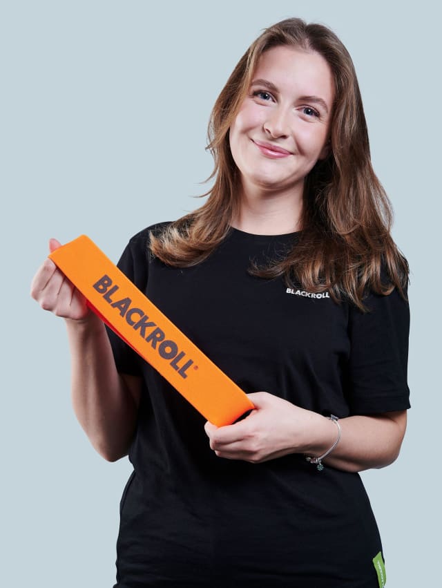 Linda Edle von Dawans mit Produkt srgb