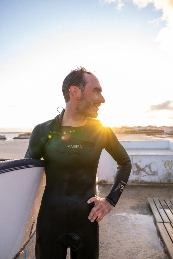 https://storage.googleapis.com/oneworld-prod/assets/Maxime-Chabloz-Surf-4.jpg?v=1753706026