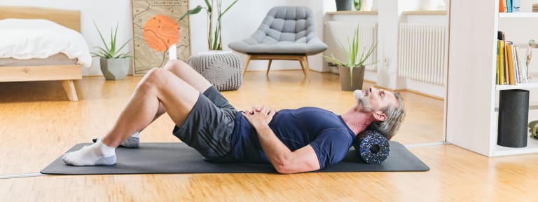 09 Nackenschmerzen Nackenmassage Blackroll 01153