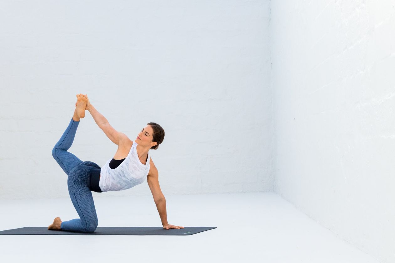 2018 BLACKROLL YOGA 10