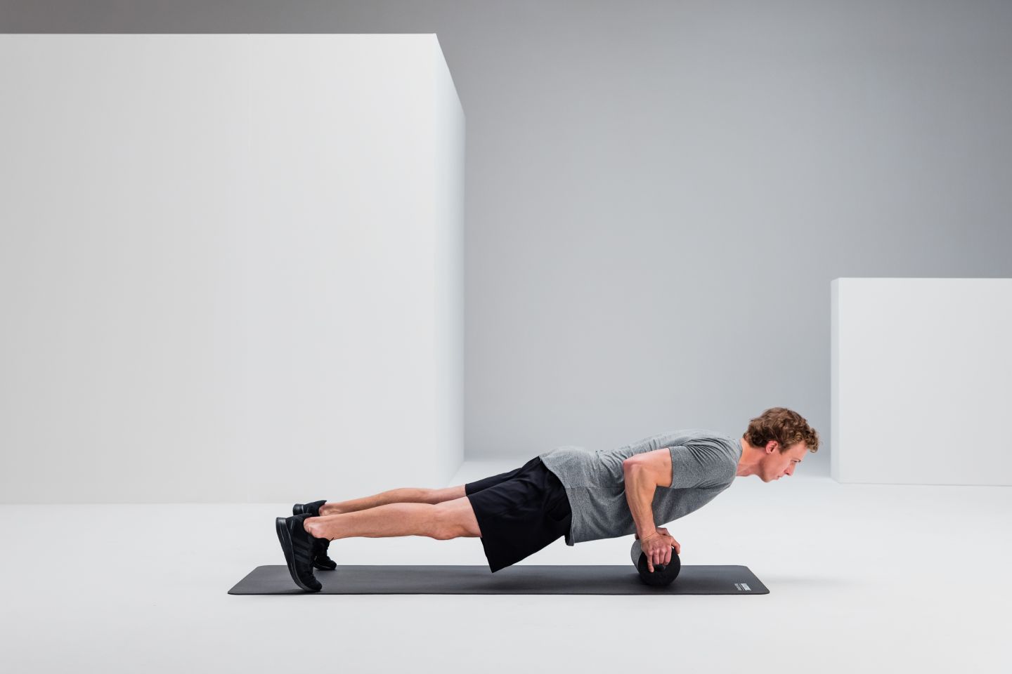 Push ups strengthening blackroll standard web 2 Y2 A8704