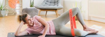 https://storage.googleapis.com/oneworld-prod/assets/05-Huftschmerzen-Clemshell_Blackroll_04577-1_2022-04-25-071012_wysx.jpg?v=1650870612