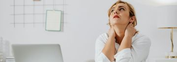 https://storage.googleapis.com/oneworld-prod/assets/Ruckenschmerzen-Stress.jpg?v=1743428284