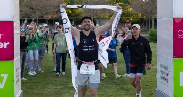 Jonas Deichmann Zieleinlauf bei seiner 120-Tage Challenge