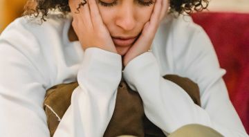 https://storage.googleapis.com/oneworld-prod/assets/pexels-liza-summer-6383194-1.jpg?v=1704880056%2C0.515%2C0.3327