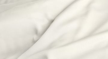 https://storage.googleapis.com/oneworld-prod/assets/001_202411_BEDDING-SET_eciRGB_highres_01948.jpg?v=1740769427