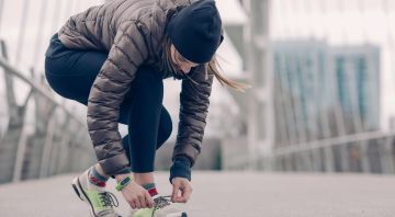https://storage.googleapis.com/oneworld-prod/assets/Jogging_Winter.jpg?v=1736772929