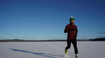 https://storage.googleapis.com/oneworld-prod/assets/Running-Winter.jpg?v=1736773435