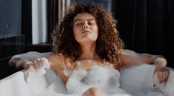 https://storage.googleapis.com/oneworld-prod/assets/pexels-cottonbro-4155482_2021-07-19-091146_hydt.jpg?v=1626685906