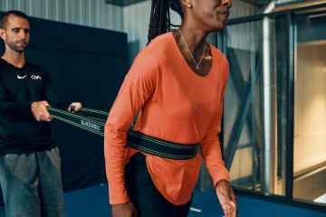 Athlète, Yasmin Giger s'échauffe pour son entraînement avec des exercices BLACKROLL®.