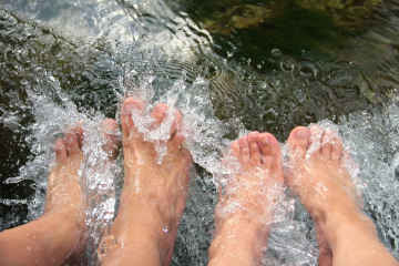 Cold foot bath