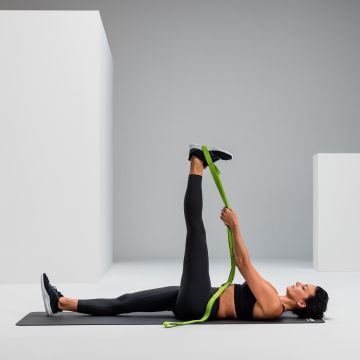 Hamstring stretch mobility blackroll multi band web 2 Y2 A2373