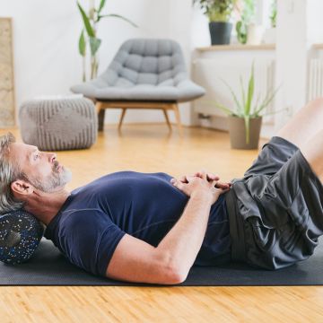 Aide en cas de douleurs à la nuque blackroll