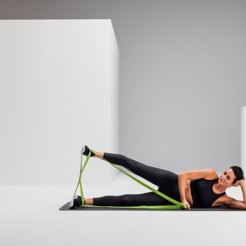Lying leg abuction strengthening blackroll multi band web 2 2 Y2 A2500