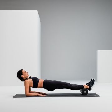 Reverse plank strengthening blackroll standard web 2 Y2 A0473