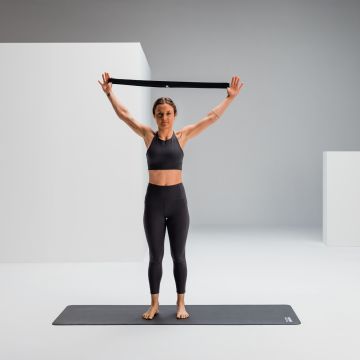 Shoulder circles mobility blackroll yoga belt web 1 2 Y2 A1417