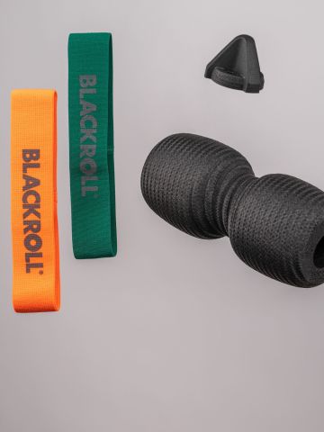 Set of tools for knee pain from the Blackroll Knee Box