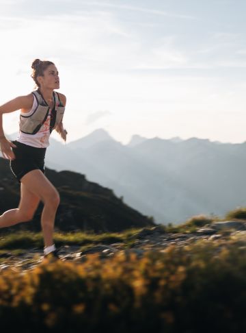 Kimi Schreiber x BLACKROLL Trailrunning berge