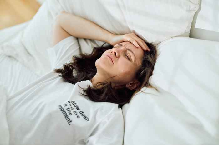 Einschlafhilfe bei Gedanken-Karussell: 5 Methoden 