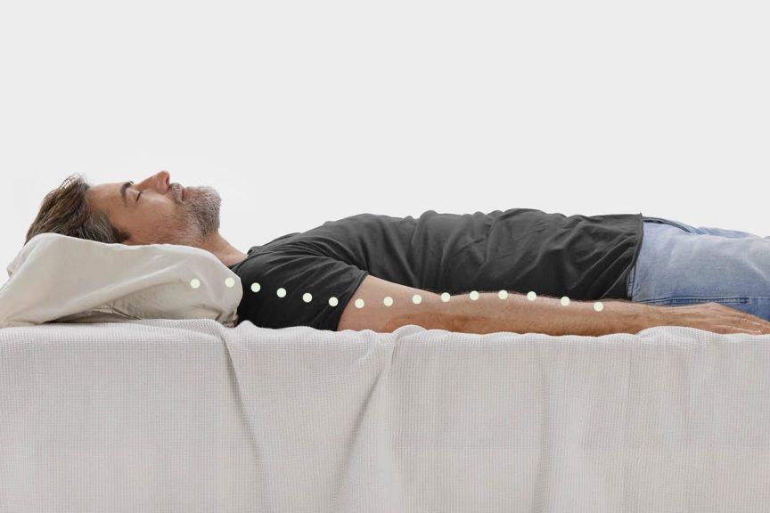 Fermeté optimale du matelas. Dormeur·se sur le dos