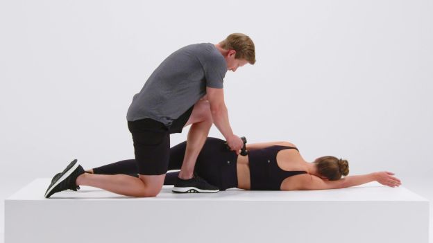 The Right Way Of Using a Massage Gun On Lower Back