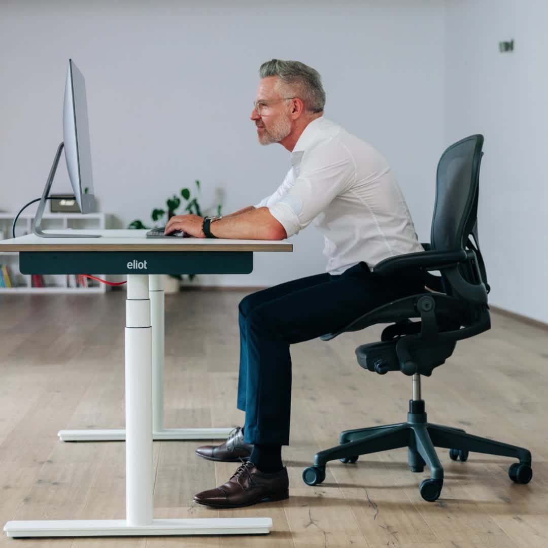 Schmerzen durch falsche Haltung am Computer